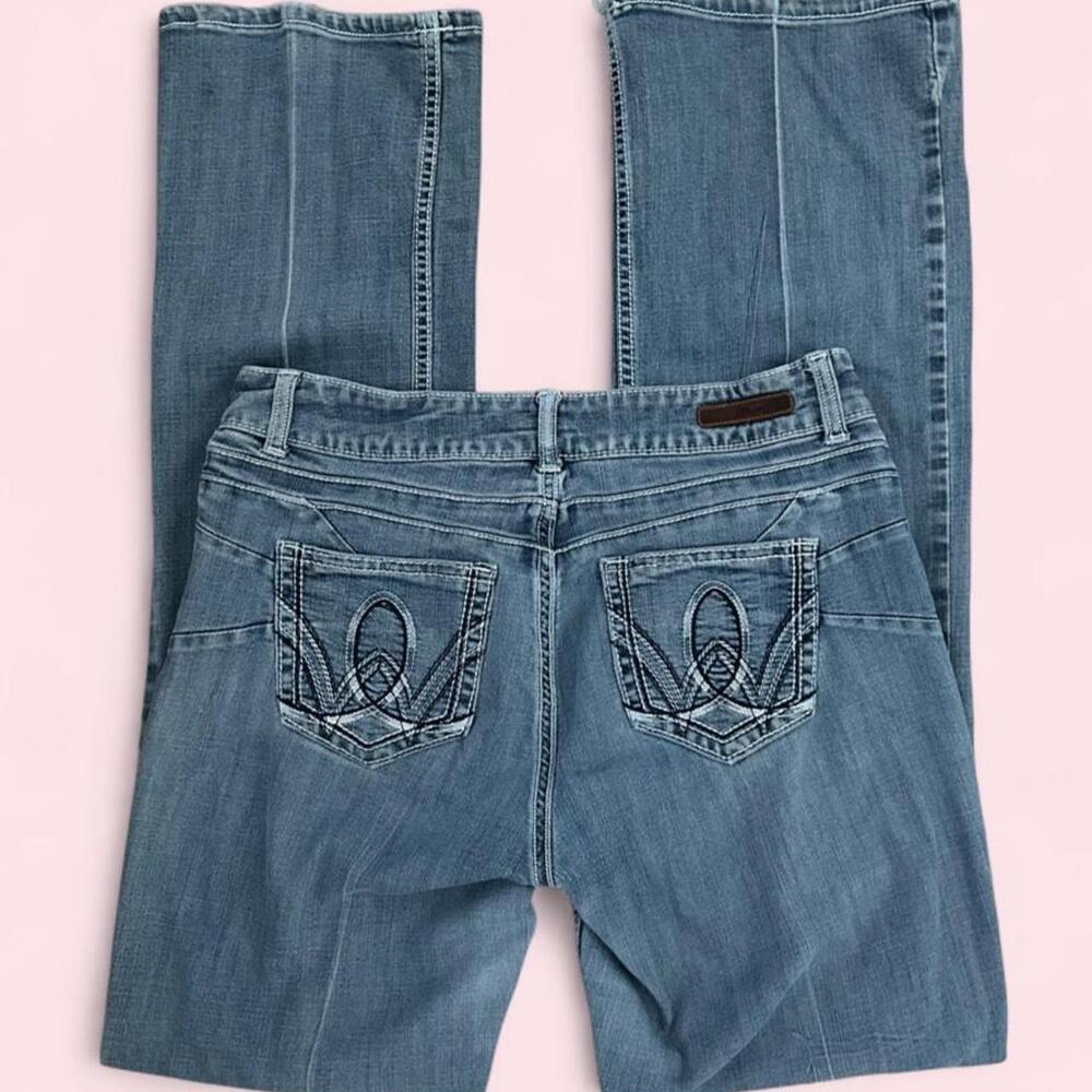 Y2k Wrangler low rise boot cut blue jeans with embroidered pocket designs